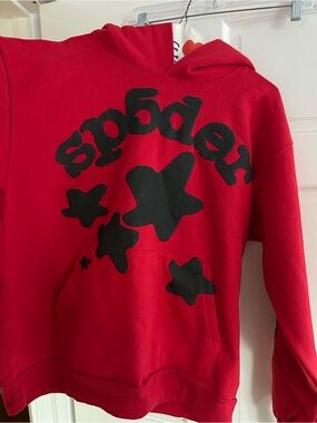 Red Graphic Pullover Hoodie with Black Star Motif